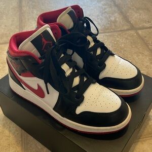 Air Jordan 1 Mid Kids (GS), Size 4, Excellent Used Condition, Red, White, Black